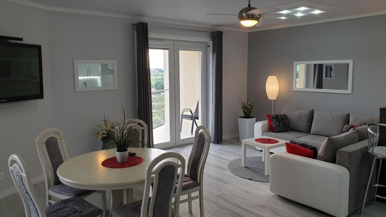 Apartamenty Podzamcze Валбжих Екстер'єр фото